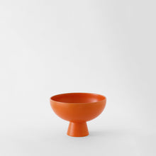 Lade das Bild in den Galerie-Viewer, Nicholai Wiig-Hansen - Strøm - Schale - small - vibrant orange

