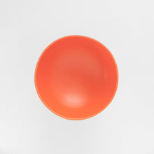 Lade das Bild in den Galerie-Viewer, Nicholai Wiig-Hansen - Strøm - medium Schale - vibrant orange
