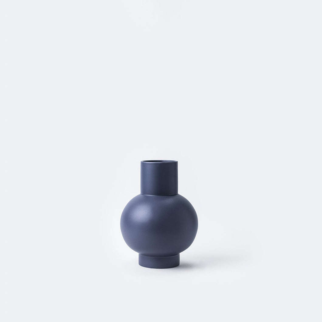 Nicholai Wiig-Hansen - Strøm - Vase - small - purple ash