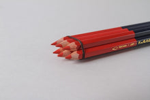 Lade das Bild in den Galerie-Viewer, Editor Pencils - Zedernholz Stifte Rot/Blau
